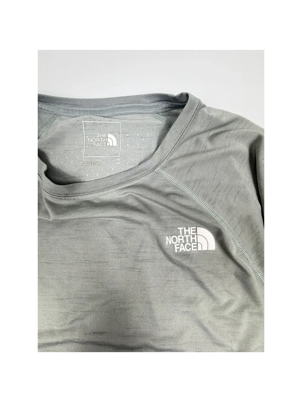 The North Face Mens Medium FlashDry Short Sleeve Performance Shirt Gray